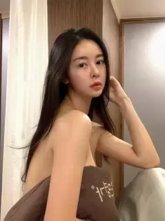 Busty D Natural Tits PERFECT SEXY DISCREET 