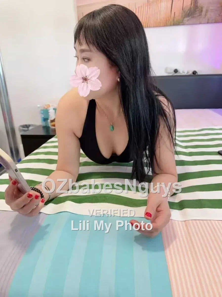 Professional NUDE Body Massage + HAND & ORAL until you CUM in My Mouth - Image 4
