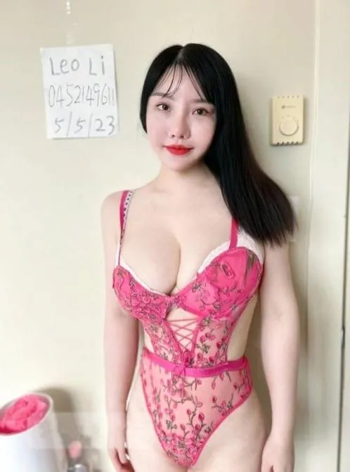 Gorgeous Young Girl Provides Real Pleasure Experience For Gentlemen! - Image 7