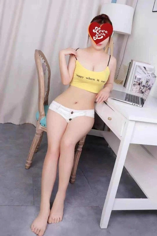 Hot sexy girl Next Door - Image 2
